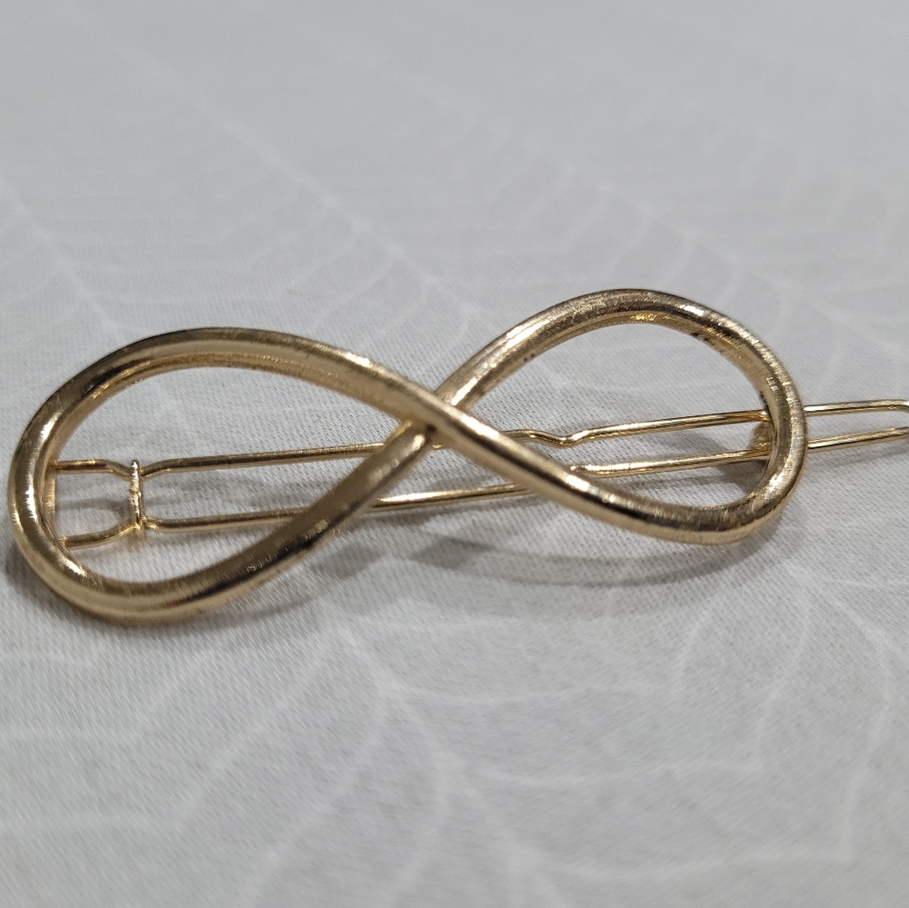 Free Add-On: Hair Clips! - Picture 3 of 11